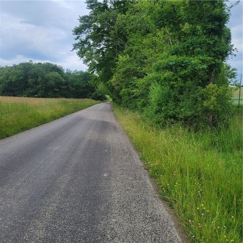 2 McDowell Rd, Rockland Twp, PA 16374