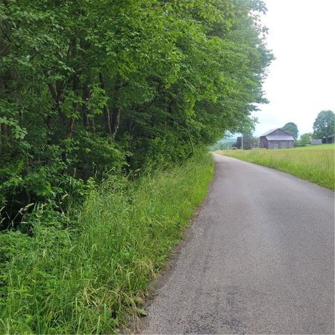 2 McDowell Rd, Rockland Twp, PA 16374