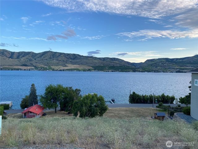 122 Mayer Drive, Chelan, WA 98816
