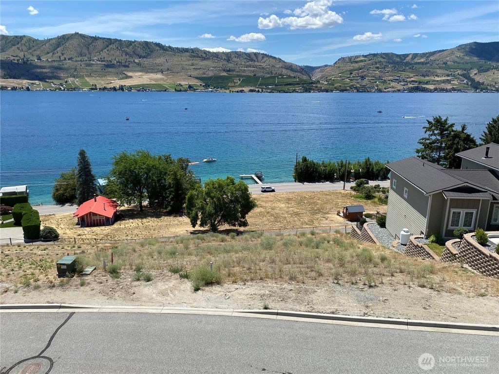 122 Mayer Drive, Chelan, WA 98816