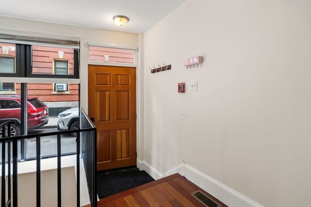 46 N Bennet St 1, Boston, MA 02113