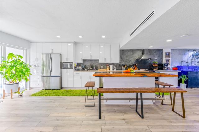 3793 NE 170th St A-3, North Miami Beach, FL 33160