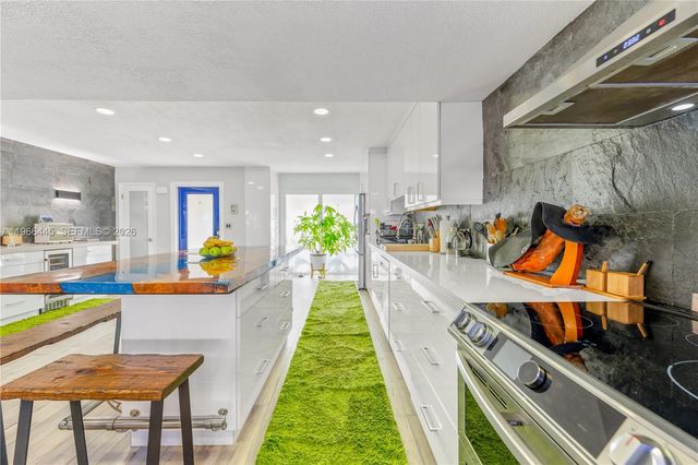 3793 NE 170th St A-3, North Miami Beach, FL 33160