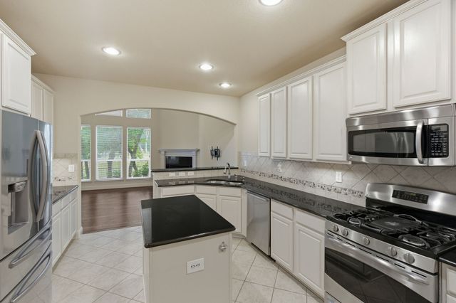 2627 Eagle Drive, Grapevine, TX 76051