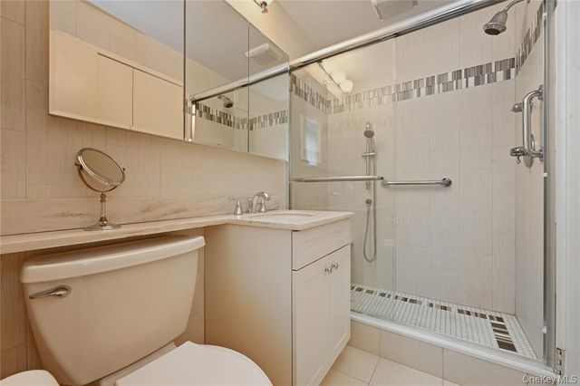 26910 Grand Central Pkwy Apt 1C, New York City, NY 11005