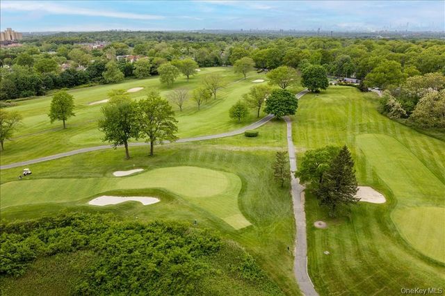 26910 Grand Central Pkwy Apt 1C, New York City, NY 11005