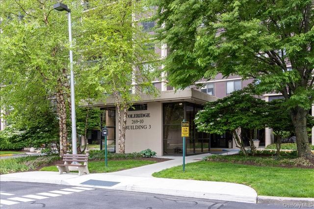 26910 Grand Central Pkwy Apt 1C, New York City, NY 11005