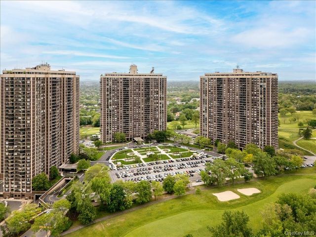 26910 Grand Central Pkwy Apt 1C, New York City, NY 11005