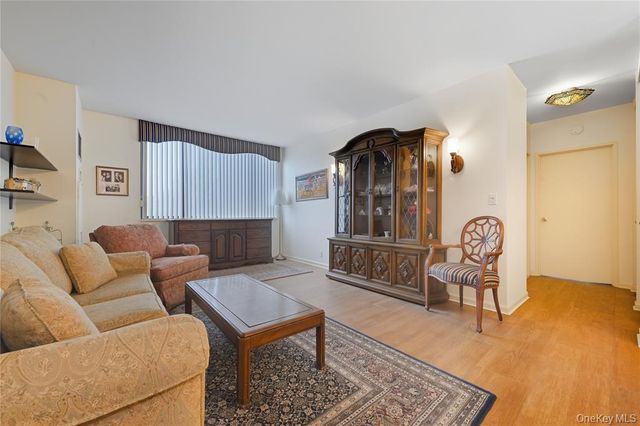 26910 Grand Central Pkwy Apt 1C, New York City, NY 11005
