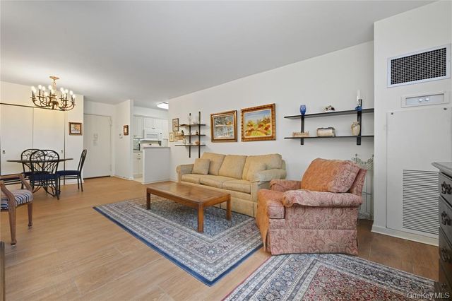 26910 Grand Central Pkwy Apt 1C, New York City, NY 11005