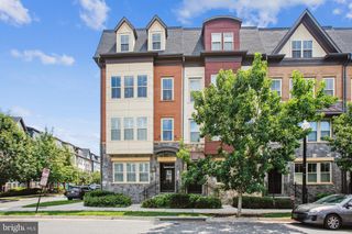 1302 S. ROLFE STREET, Arlington, VA 22204