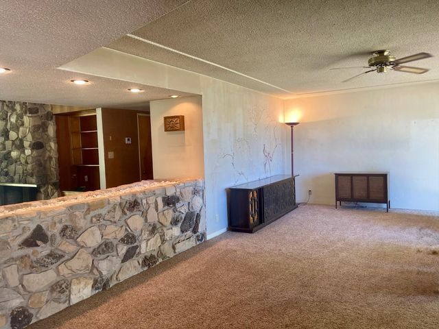 1111 W Kearney Boulevard, Fresno, CA 93706