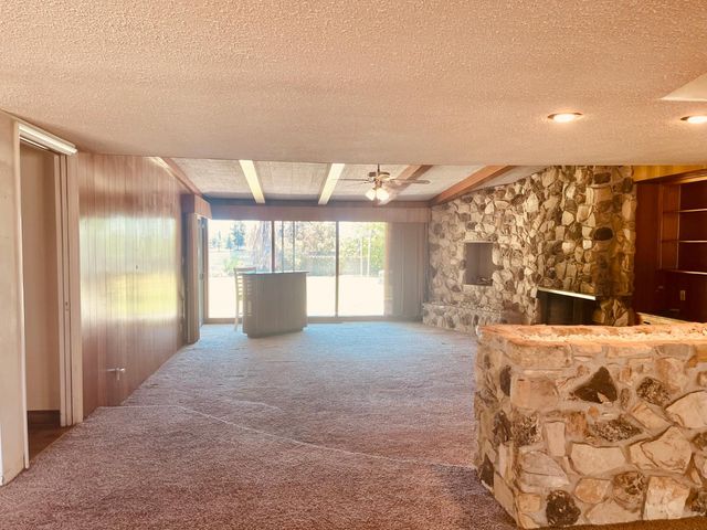 1111 W Kearney Boulevard, Fresno, CA 93706