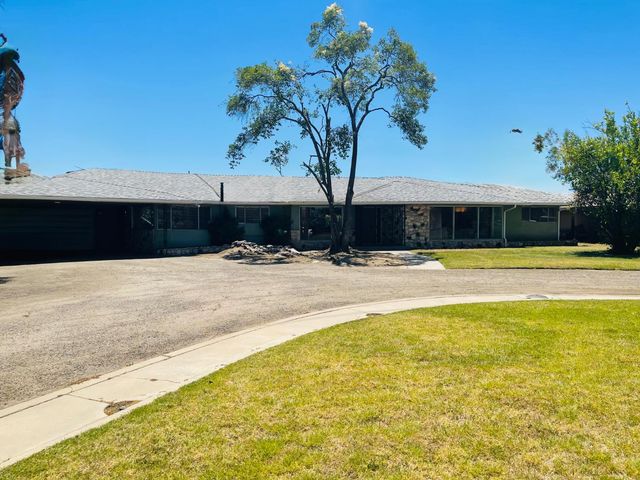 1111 W Kearney Boulevard, Fresno, CA 93706