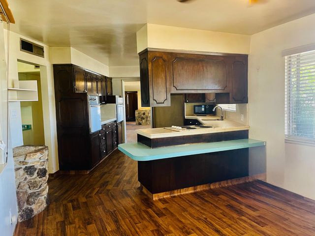 1111 W Kearney Boulevard, Fresno, CA 93706