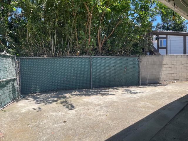 1111 W Kearney Boulevard, Fresno, CA 93706