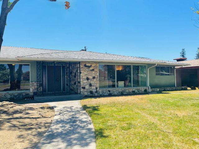 1111 W Kearney Boulevard, Fresno, CA 93706