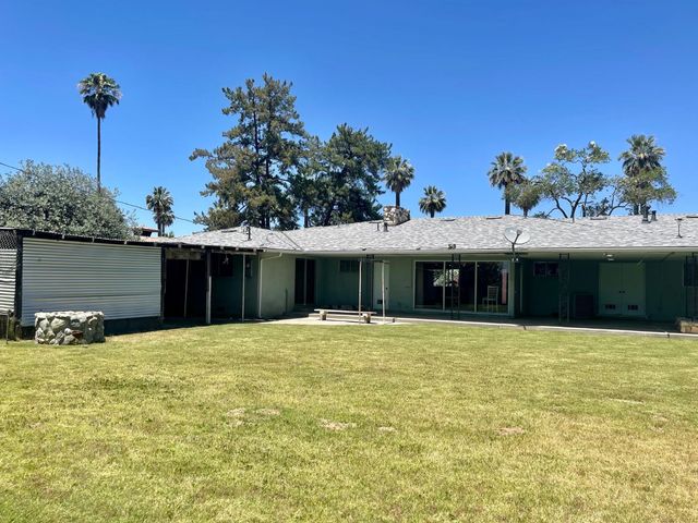1111 W Kearney Boulevard, Fresno, CA 93706