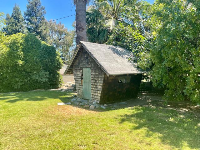 1111 W Kearney Boulevard, Fresno, CA 93706