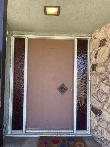 1111 W Kearney Boulevard, Fresno, CA 93706
