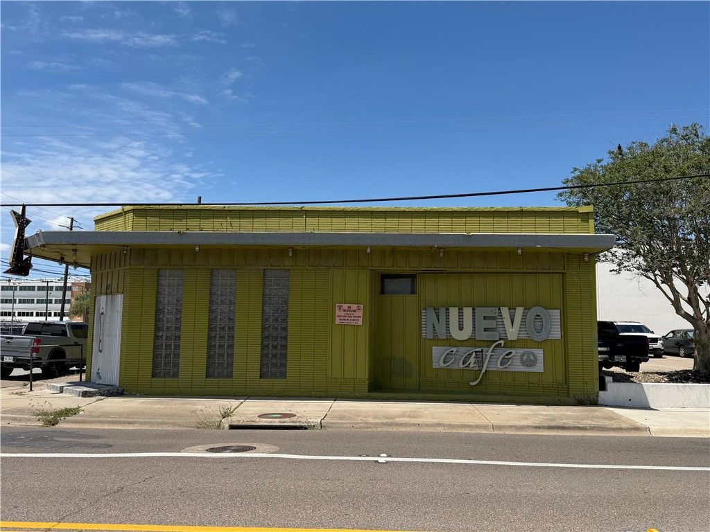 1124 Ayers St, Corpus Christi, TX 78404 — photo 2