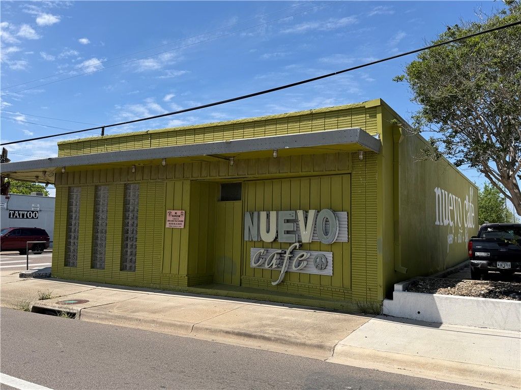 1124 Ayers St, Corpus Christi, TX 78404 — photo 3