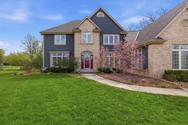 N65W12842 Crimson COURT, Menomonee Falls, WI 53051