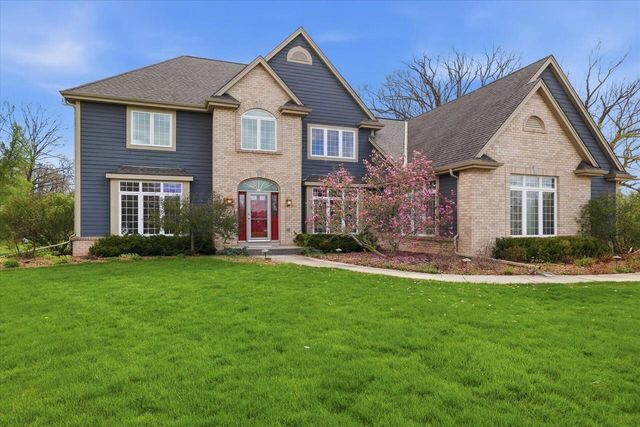 N65W12842 Crimson COURT, Menomonee Falls, WI 53051