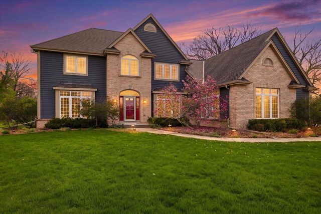 N65W12842 Crimson COURT, Menomonee Falls, WI 53051