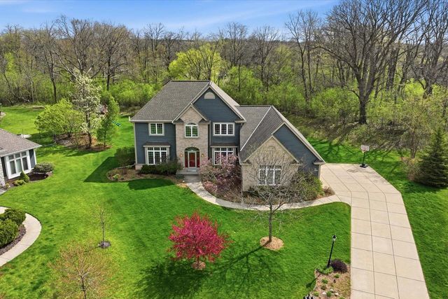 N65W12842 Crimson COURT, Menomonee Falls, WI 53051