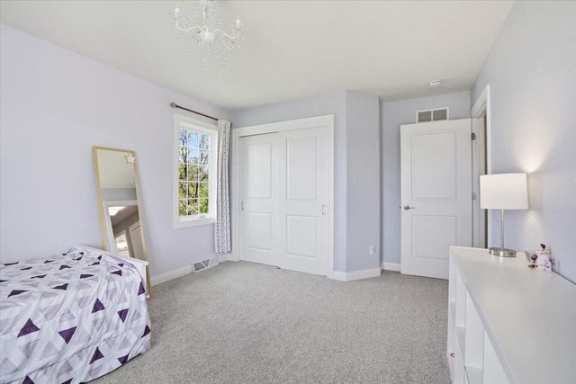 N65W12842 Crimson COURT, Menomonee Falls, WI 53051