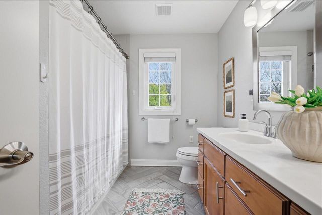 N65W12842 Crimson COURT, Menomonee Falls, WI 53051