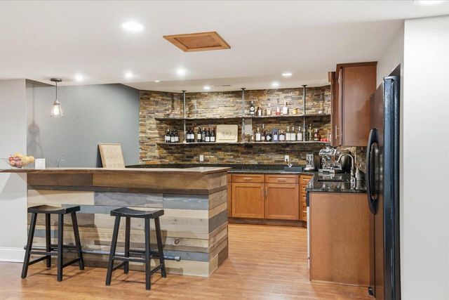 N65W12842 Crimson COURT, Menomonee Falls, WI 53051