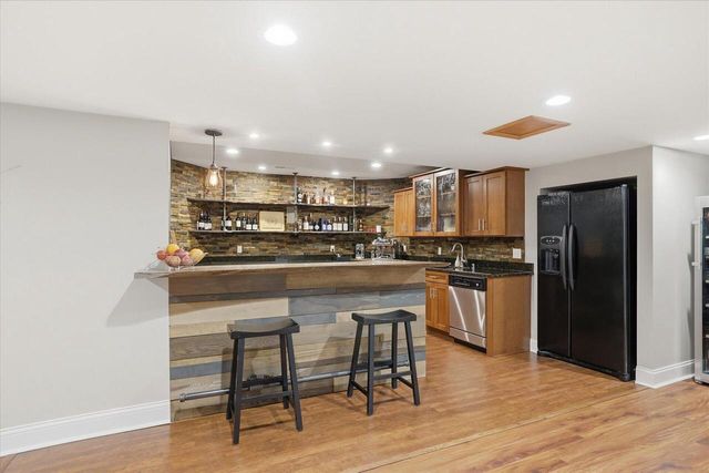 N65W12842 Crimson COURT, Menomonee Falls, WI 53051