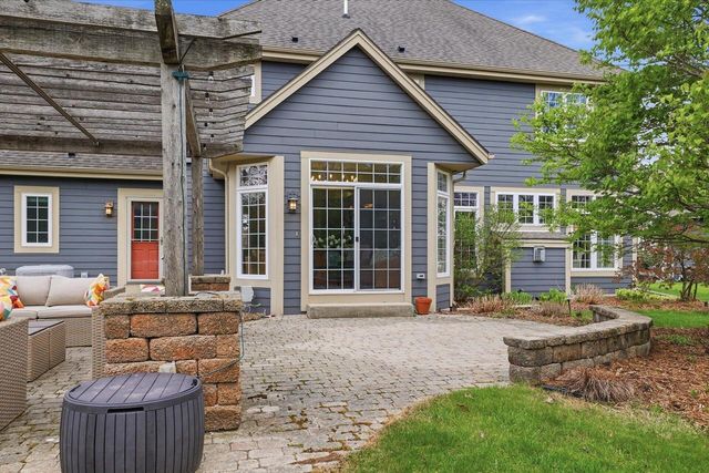 N65W12842 Crimson COURT, Menomonee Falls, WI 53051