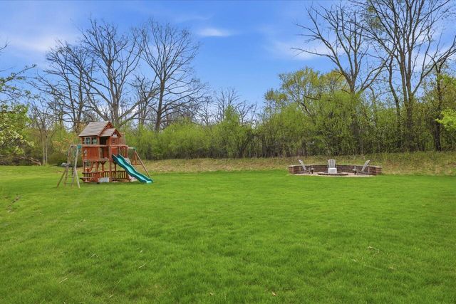 N65W12842 Crimson COURT, Menomonee Falls, WI 53051