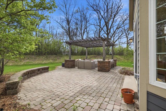 N65W12842 Crimson COURT, Menomonee Falls, WI 53051