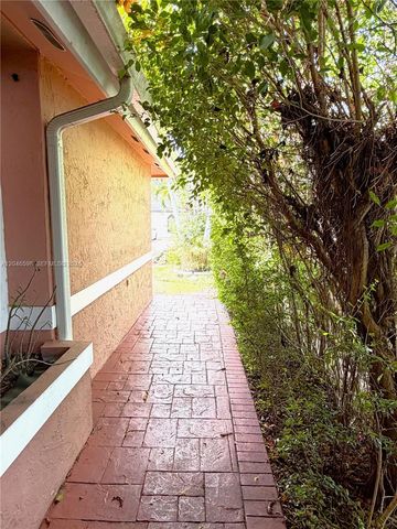 14225 SW 55th Street, Miami, FL 33175