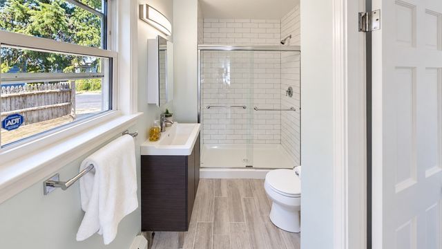 836 Canterbury St. 1R, Boston, MA 02131
