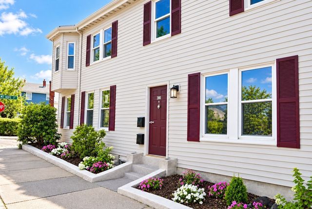 836 Canterbury St. 1R, Boston, MA 02131
