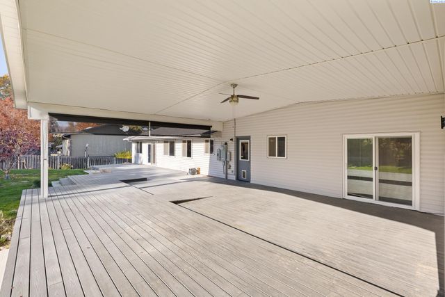 1983 Greenbrook Blvd, Richland, WA 99352