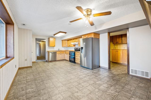 1983 Greenbrook Blvd, Richland, WA 99352