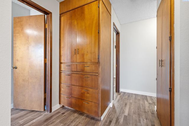 1983 Greenbrook Blvd, Richland, WA 99352