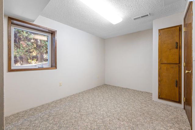 1983 Greenbrook Blvd, Richland, WA 99352