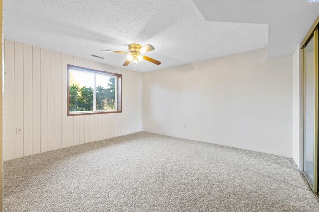 1983 Greenbrook Blvd, Richland, WA 99352