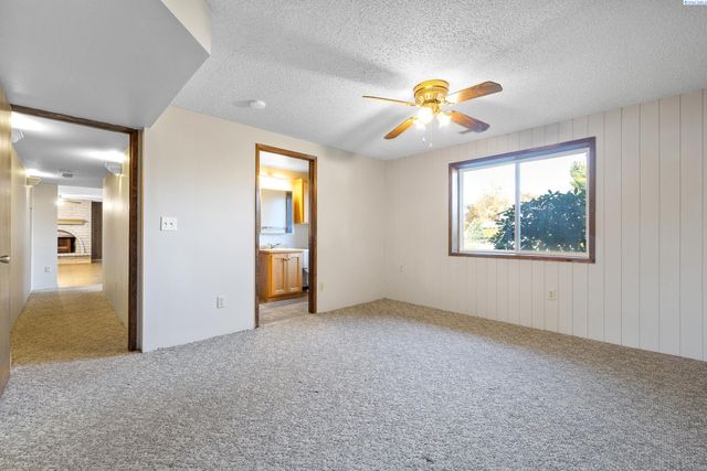 1983 Greenbrook Blvd, Richland, WA 99352