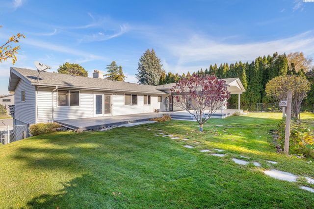 1983 Greenbrook Blvd, Richland, WA 99352