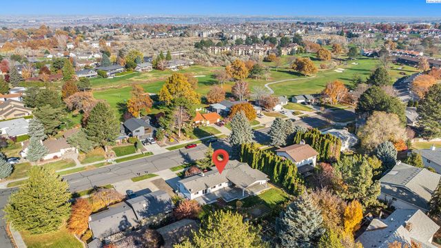 1983 Greenbrook Blvd, Richland, WA 99352