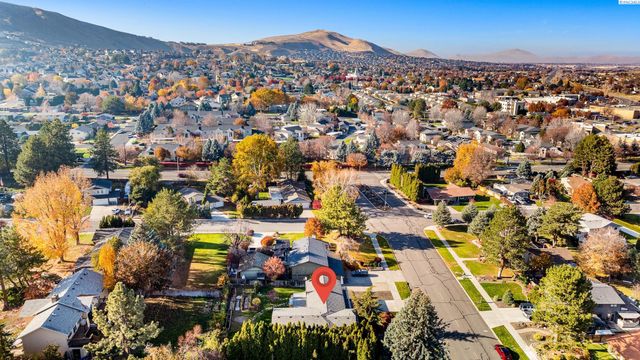 1983 Greenbrook Blvd, Richland, WA 99352