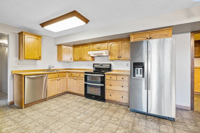 1983 Greenbrook Blvd, Richland, WA 99352